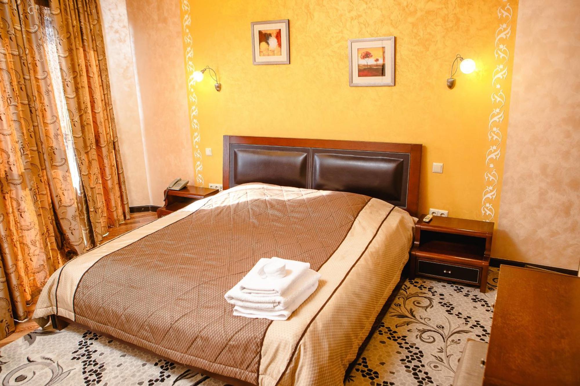 Totem Hotel Shymkent Exterior foto